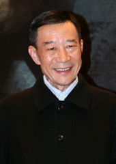 李雪健