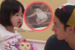 吴尊与女儿分享幼时照片