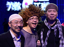 评委被收买集体换装