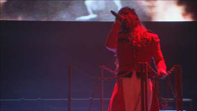 林肯公园 2003年德州那场演唱会砸吉他是什么