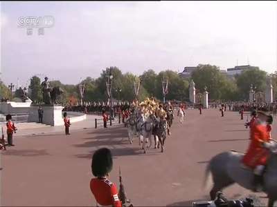 [视频]习近平出席英女王欢迎仪式全程 乘坐皇家马车