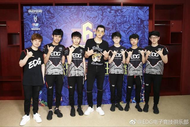 LPL职业选手谁最高?IG战队的打野和吴亦凡一