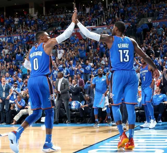 威少生涯第80次三双引领雷霆,牺牲个人成全乔