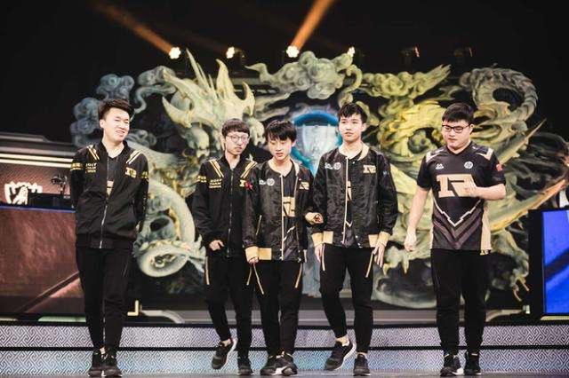 中国电竞不分家!龙珠直播王者荣耀主播战哥哥