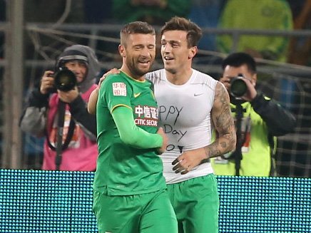 中超-国安2-0击败申花