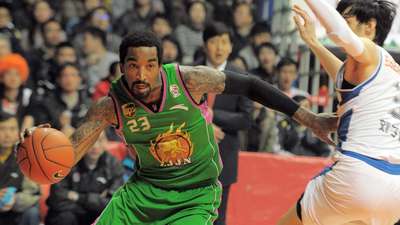 JR史密斯CBA生涯集锦 各式残暴扣篮偏爱超远三分