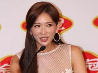 林志玲白裙捧花似新娘