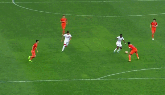 【进球gif】鲍马尔突破王皓进球 辽足1-3鲁能