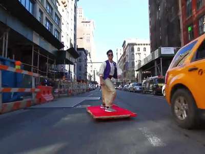 [视频]阿拉丁在纽约 神毯惊呆路人