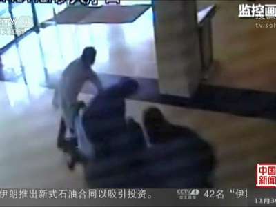 [视频]病人心脏骤停 医生全力救助