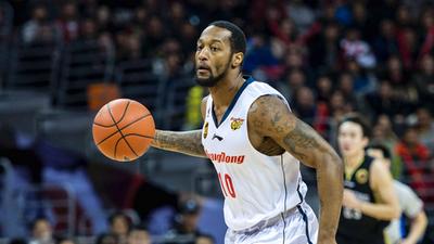 CBA-郭艾伦极速突破上篮 奥登飞身送大帽-乐视