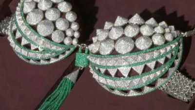 维秘天使超模演绎2016施华洛世奇合作系列内衣