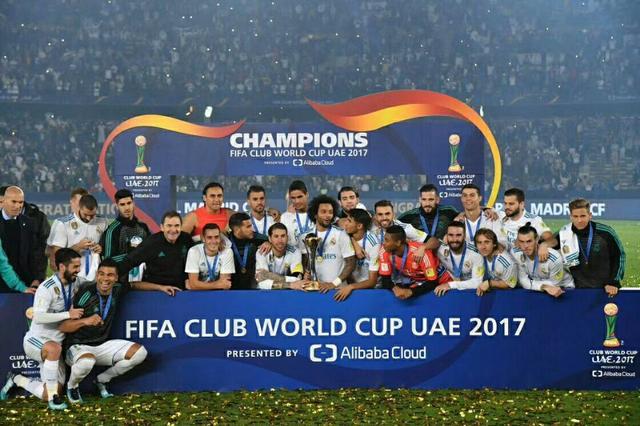 2017世俱杯皇马夺冠,队员马塞洛追赶他的孩子