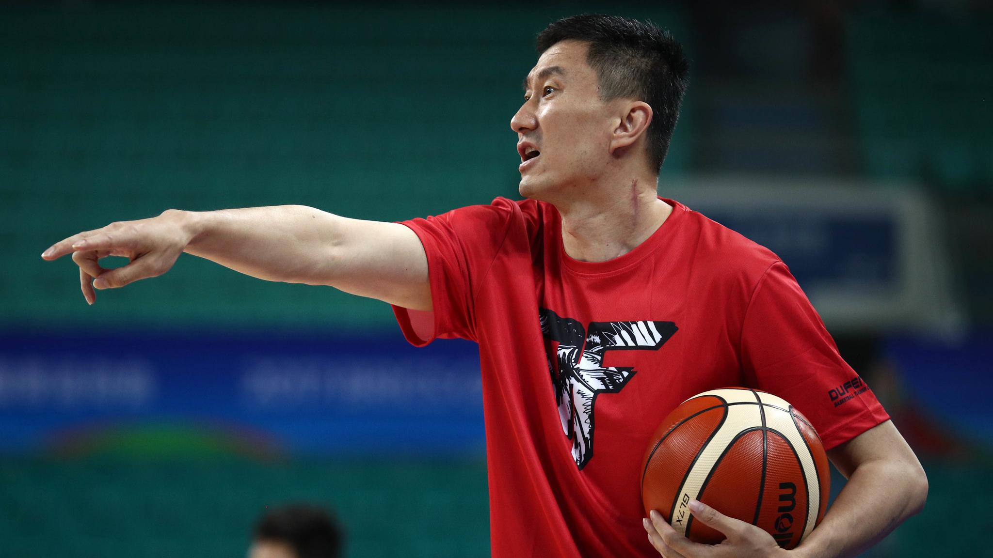 许晋哲谈返台湾执教:在CBA太孤单 想多陪伴孩子