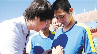 李铁,张路对话日本教练川岛和彦 谈青少年足球