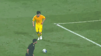 当郑智退役,有谁能接过郑智在国足里面的位置?