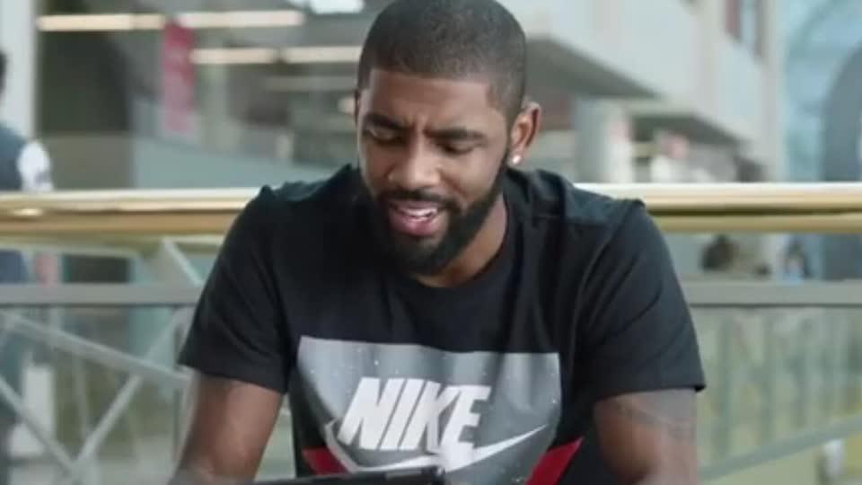 秒变游戏宅男!欧文全新Footlocker广告搞笑来袭