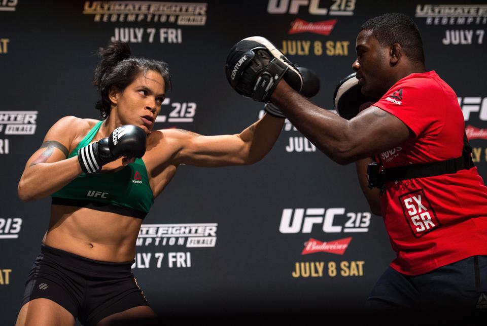 精彩集锦抢先看!UFC213选手赛前公开训练