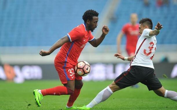 某土豪私下强挖被抓现行! 网友猜测出是这家俱乐部