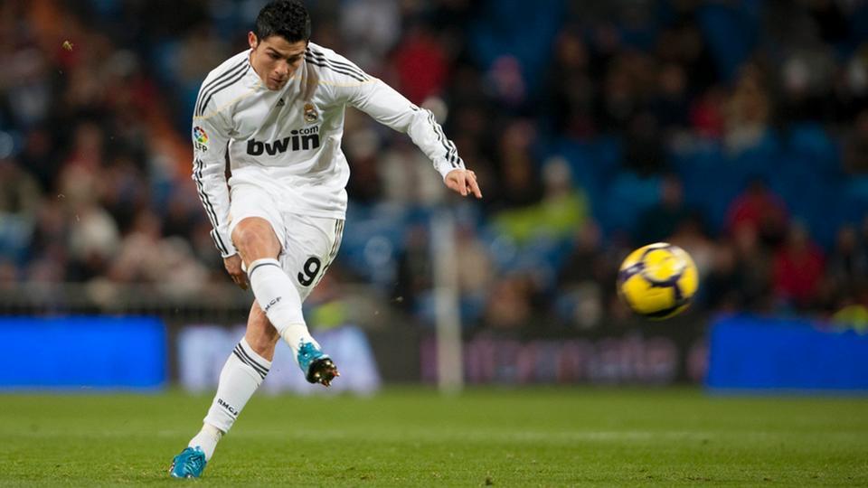 速度力量技巧样样巅峰!9号C罗堪称最强罗纳尔多