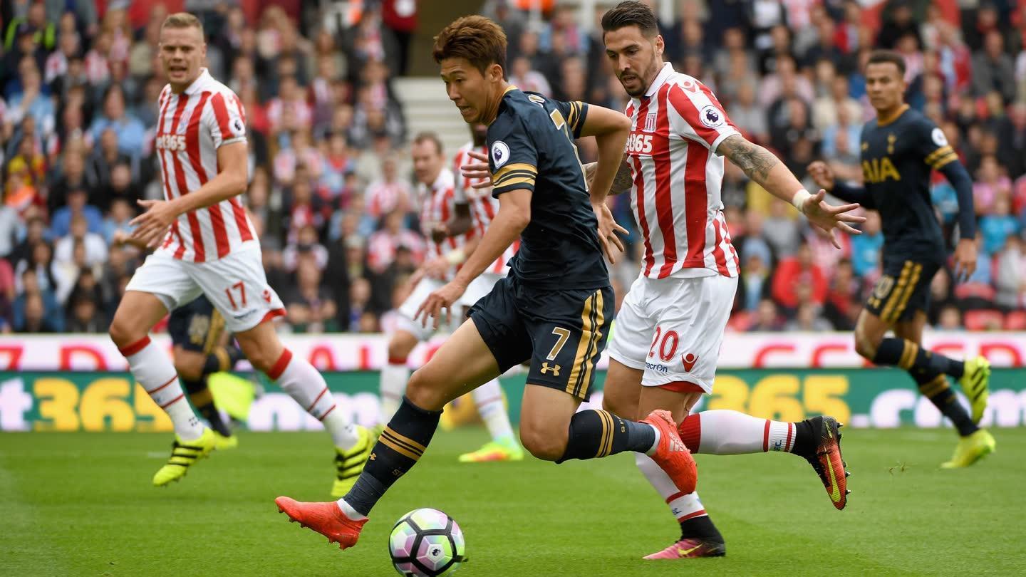 巴克利城VS伯顿直播 巅峰对决一触即发 精彩赛事全程直击 谁将笑到最后 实力碰撞火花四溅 战术博弈悬念重重 关键球员表现引关注 全场攻防节奏紧凑 球迷热议焦点之战