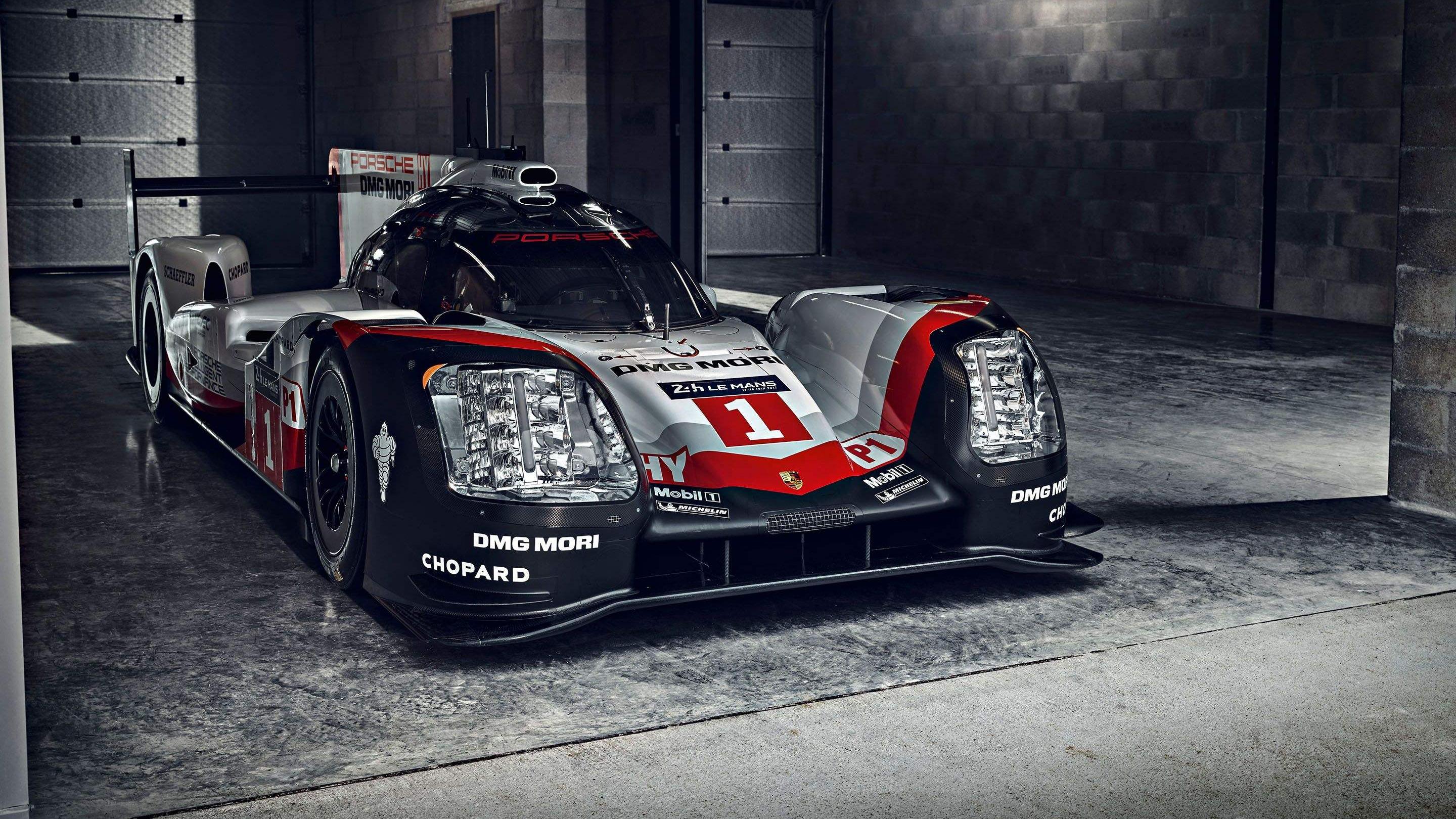 进击的灯厂-奥迪前后车灯的历史与未来