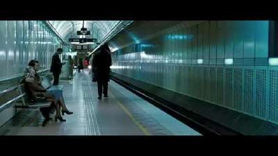 《铁血精英》片段：宝刀未老！德尼罗地铁暴打跟踪狂