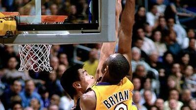 劈天战斧隔扣!科比生涯对姚明劲爆十佳球