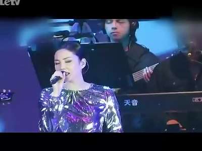 邓丽君纪念演唱会 王菲演唱《微风细雨》