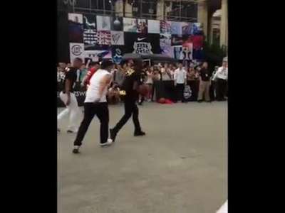 陈冠希街头打篮球 假动作晃飞对手投篮命中