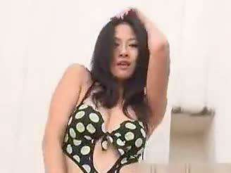 <em>泳装</em>性感<em>美女</em>热舞诱惑
